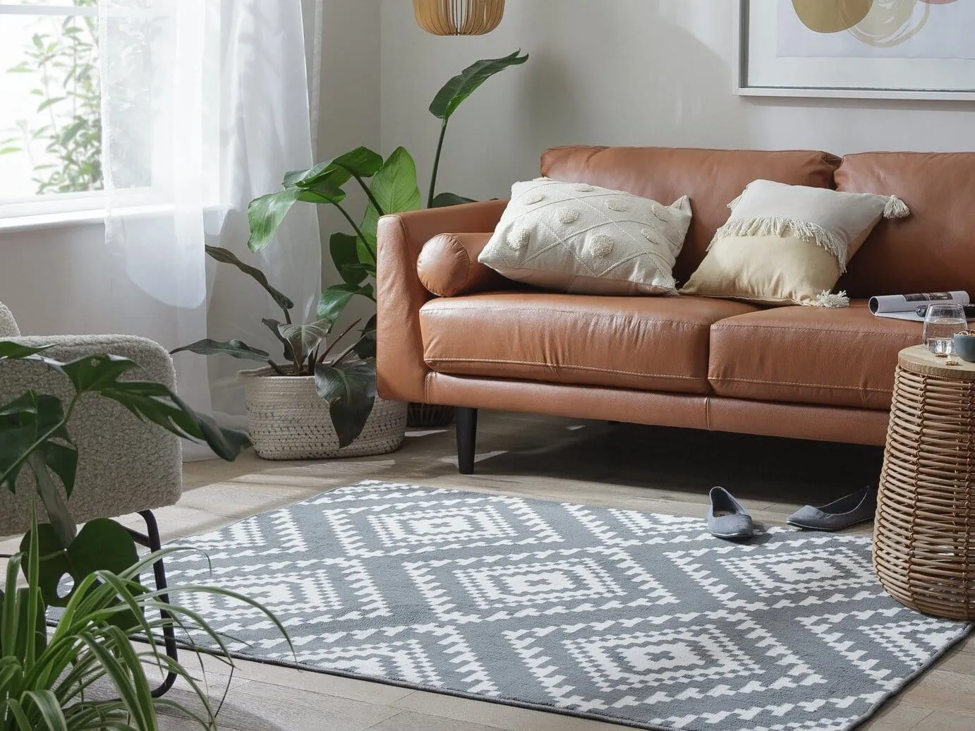 Grey geometric pattern rug