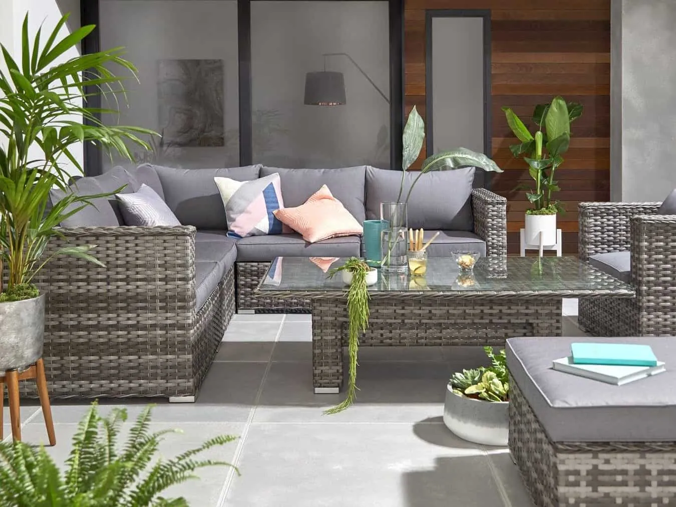 poly-rattan garden furniture