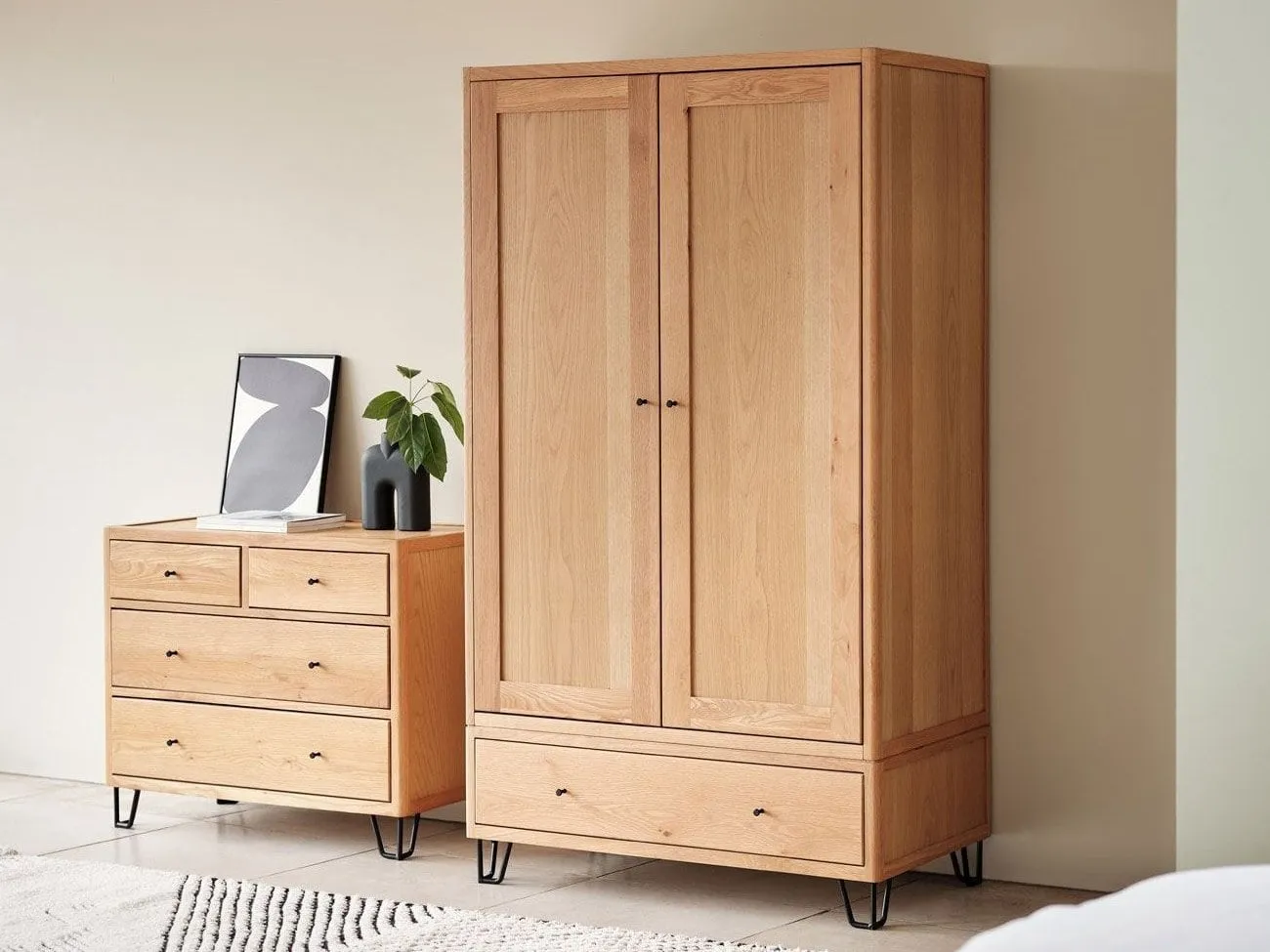 2+2 oak drawer chest on black metal legs