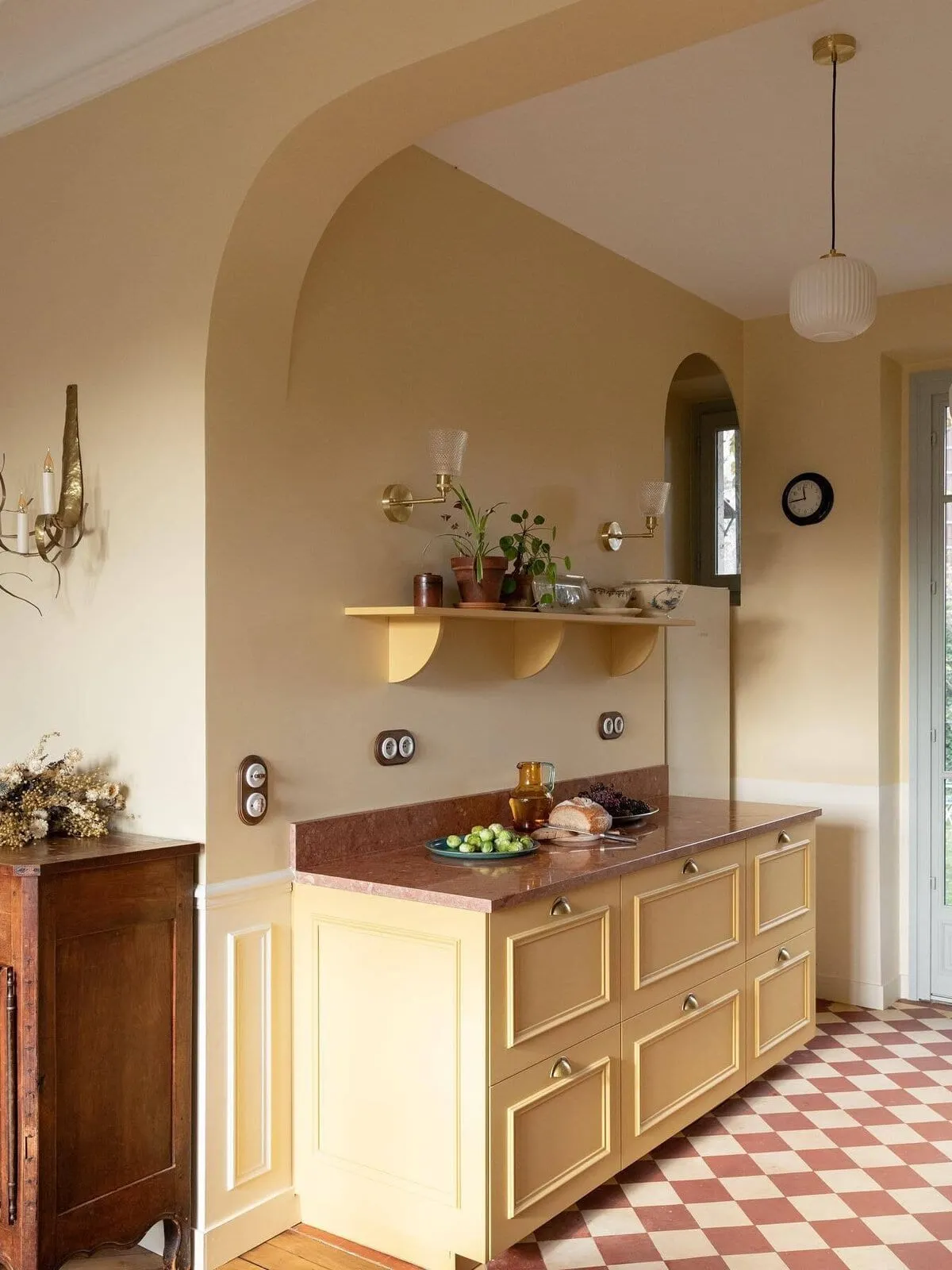 Yellow kitchen scheme