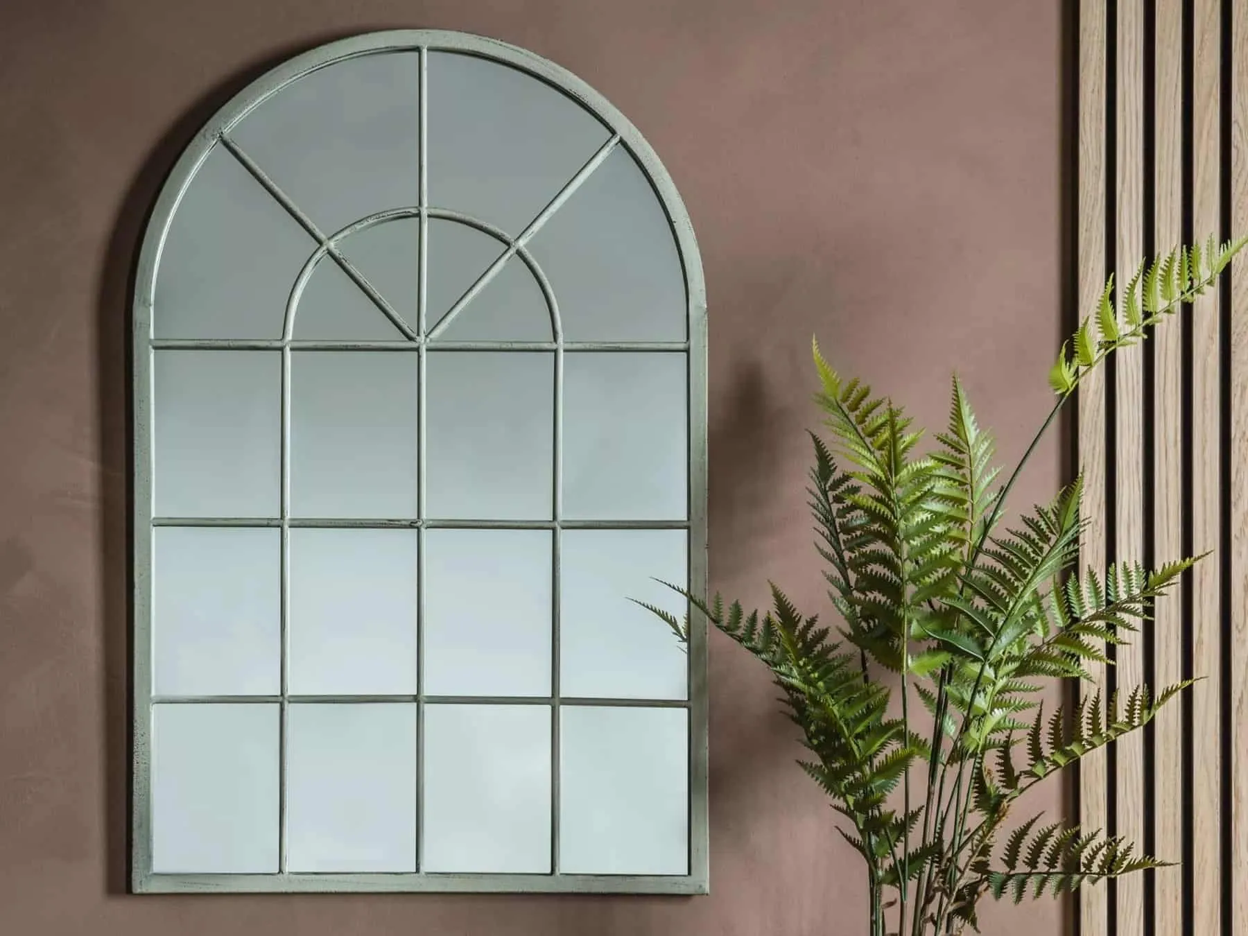 Wall mirror