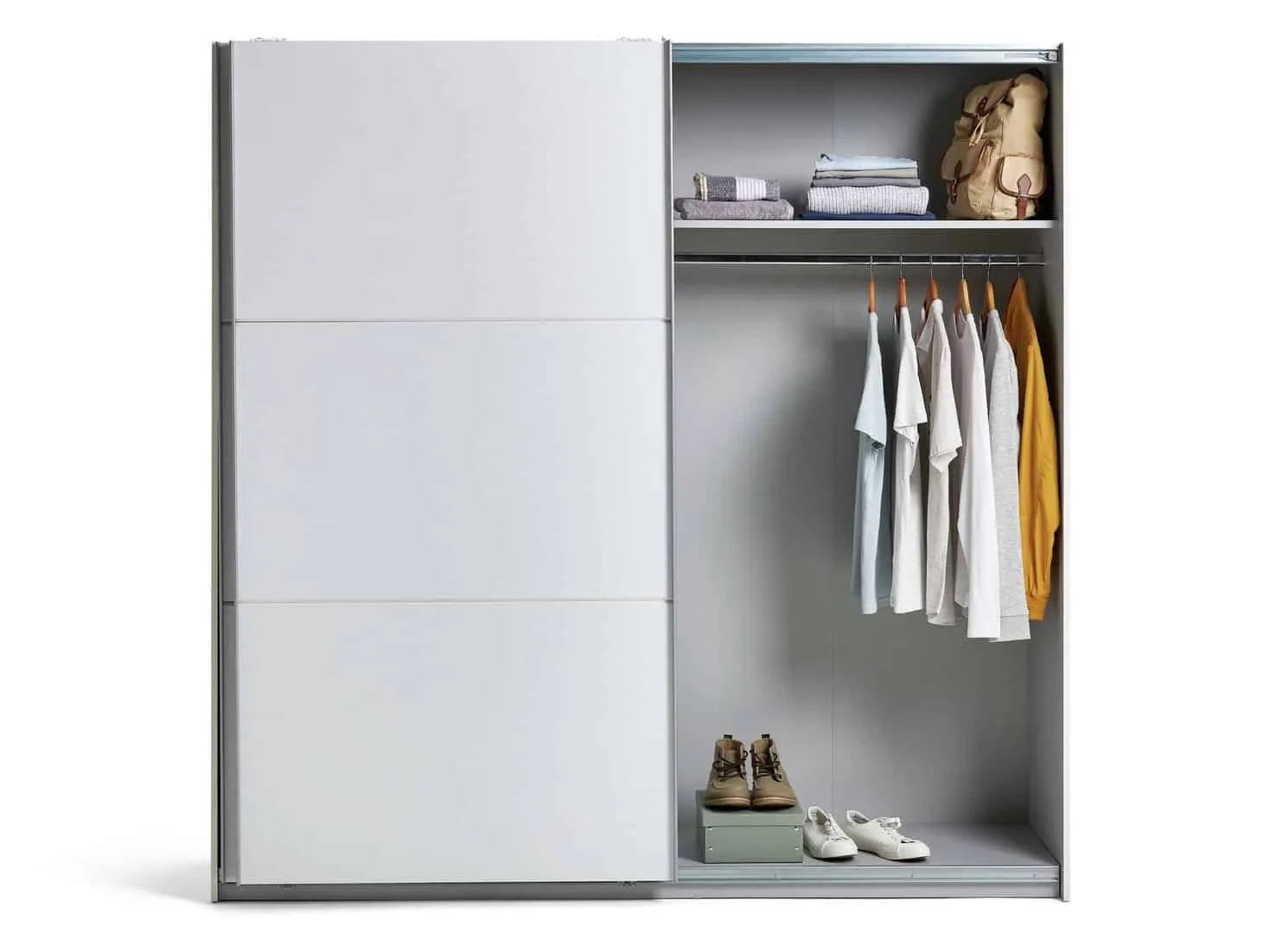 Wide sliding door wardrobe