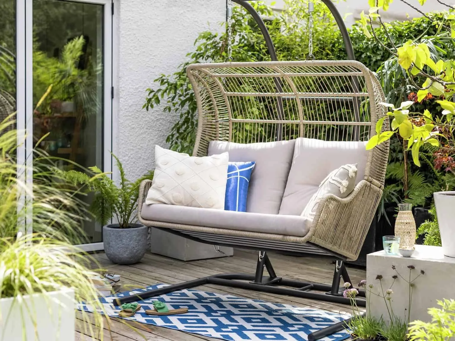 Rattan garden hanging chair