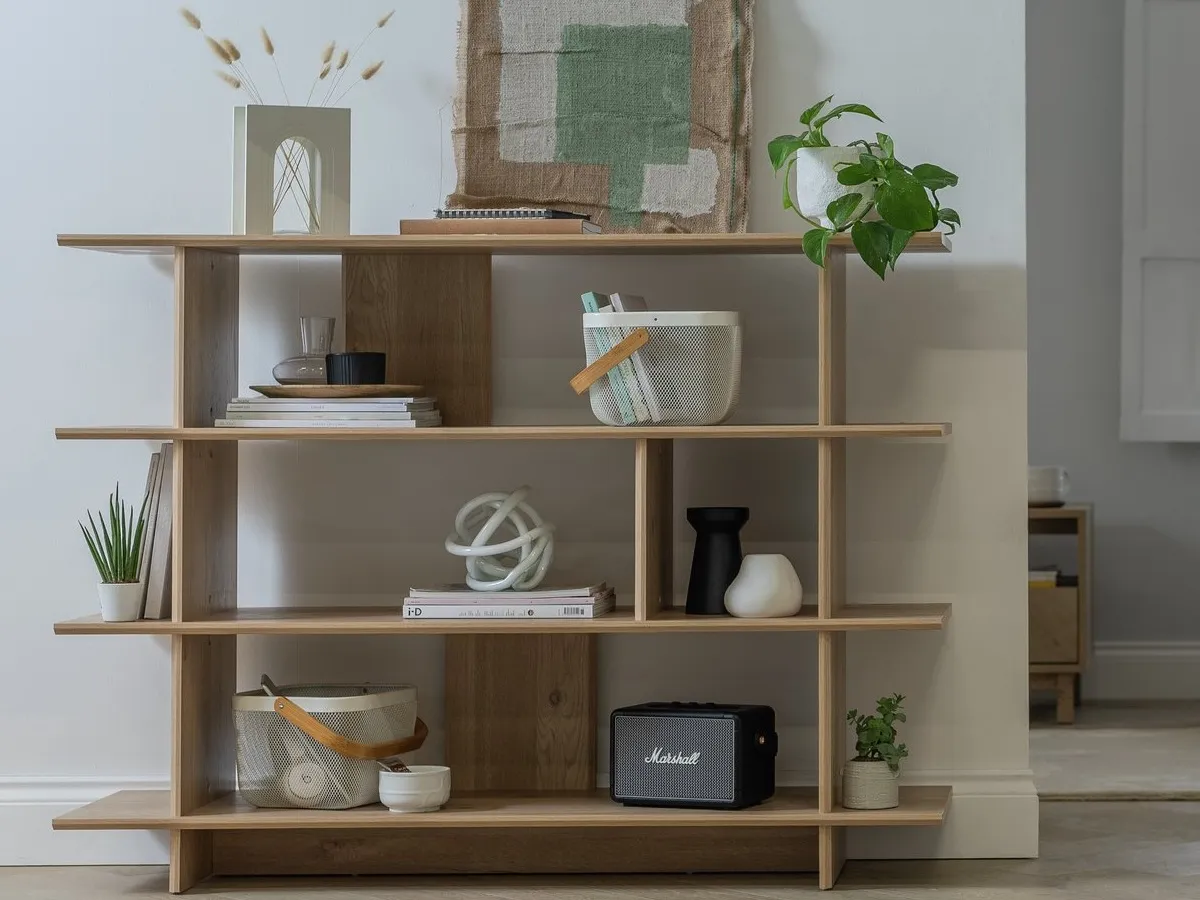 4-tier bookcase with oak finish