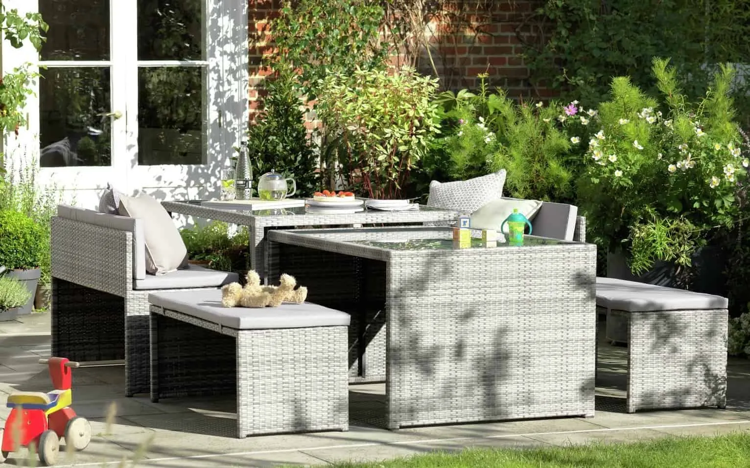 Rattan effect garden furniture set