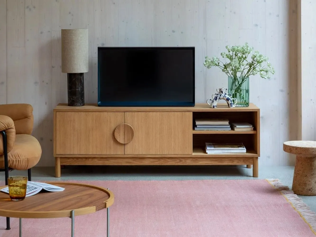 Oak media unit