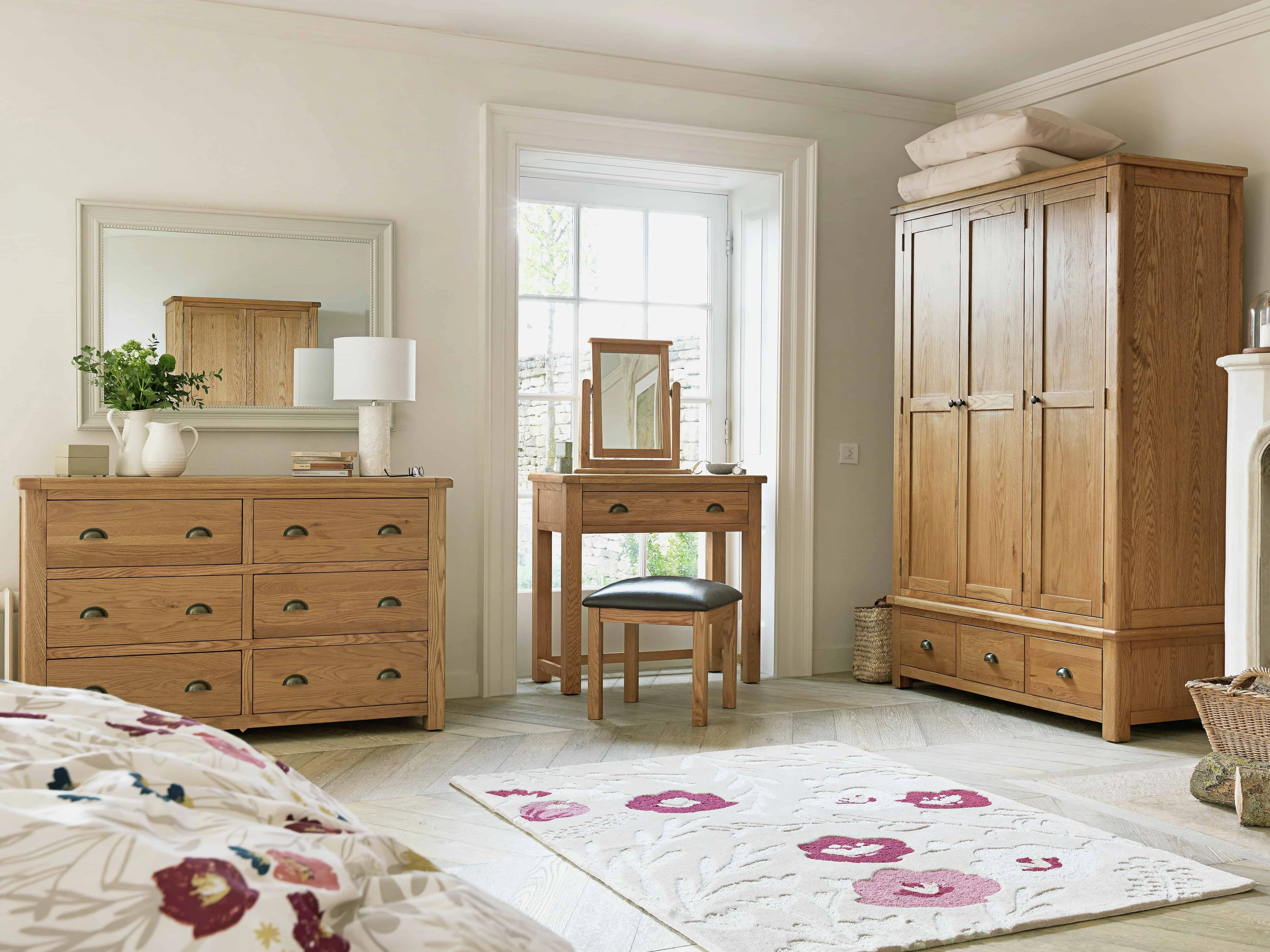Traditional-style oak bedroom furniture