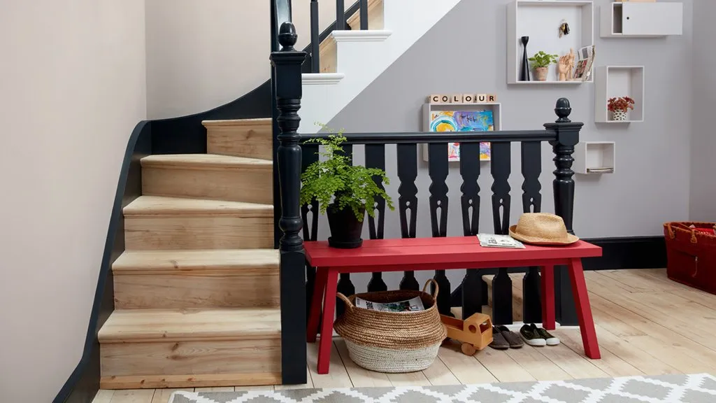 Staircase and landing decorating scheme