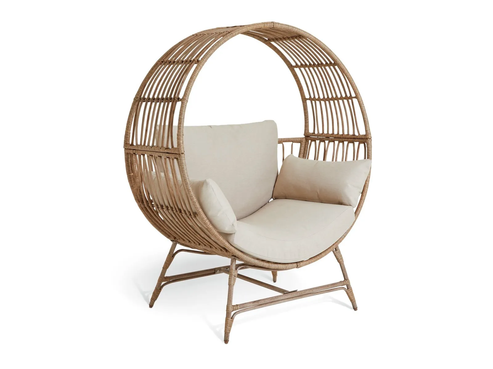 Rattan garden chair with circular frame