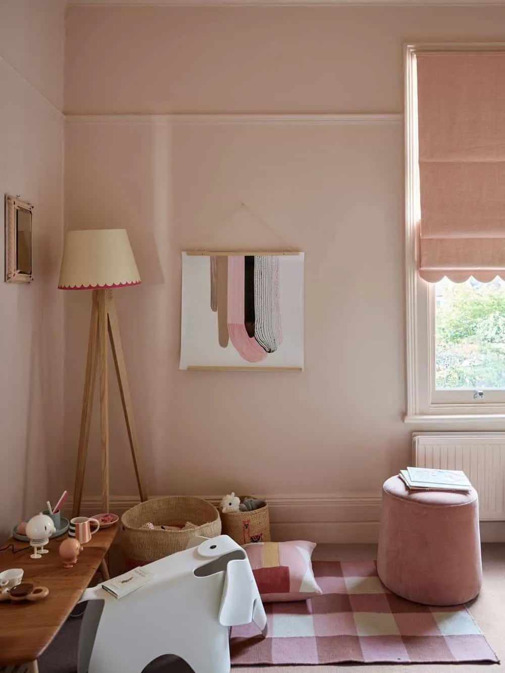 Pale pink painted children’s room
