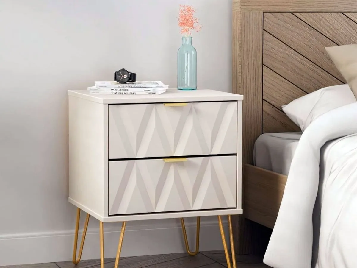 2-drawer bedside table with geometric pattern finish and gold-coloured hairpin legs