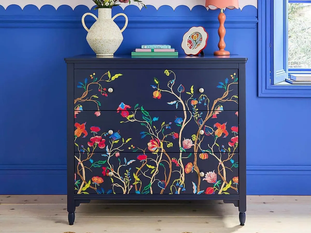 Navy 3-drawer chest with painted floral decoration