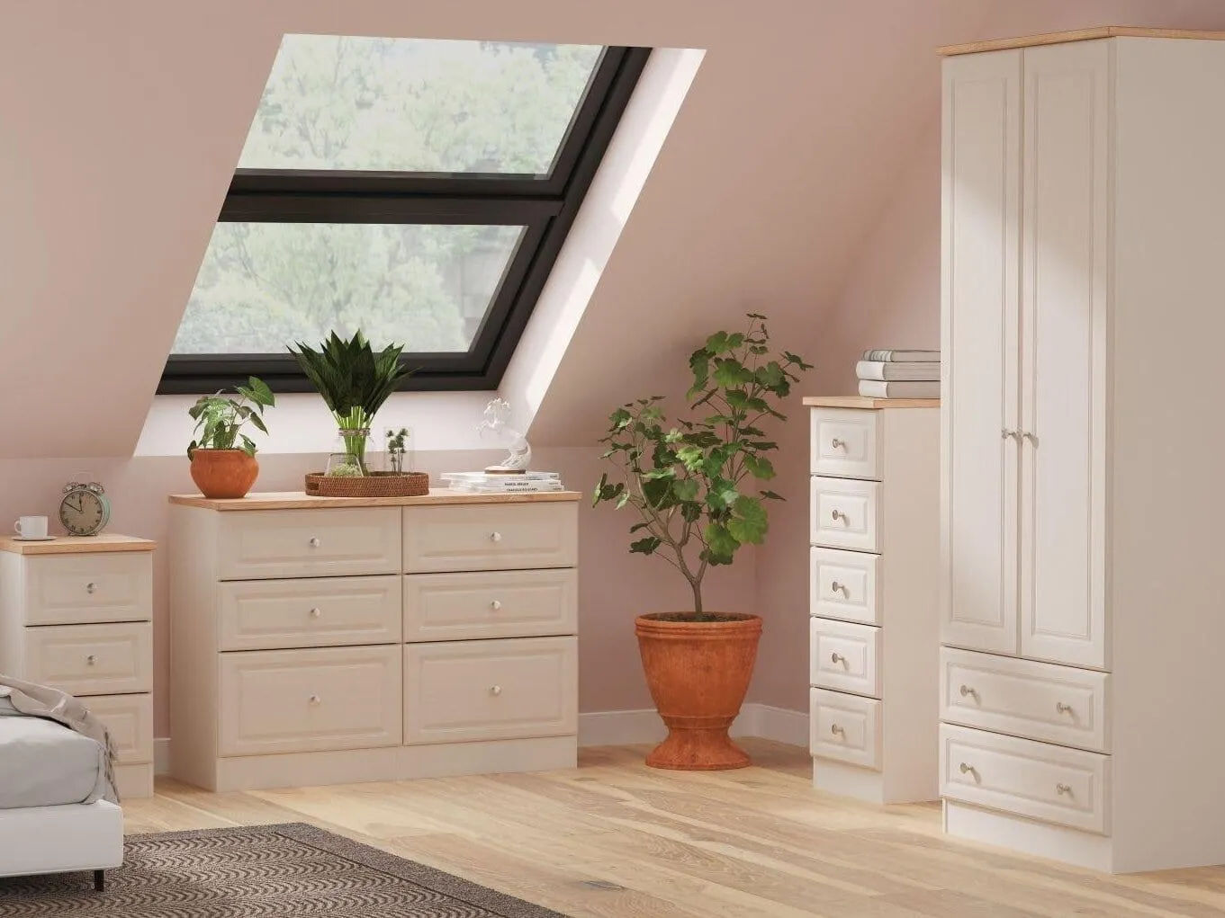 Traditional cream and oak finish bedroom furniture