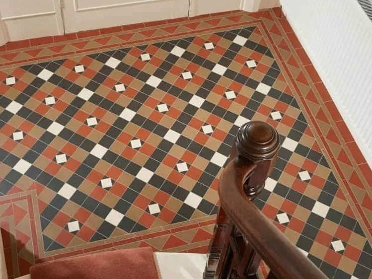 Victorian style tiled hallway floor