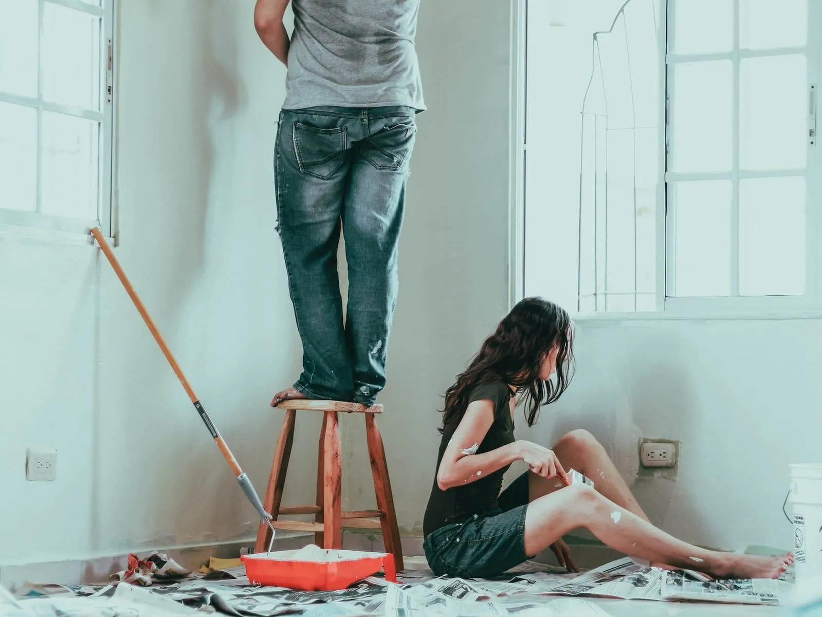couple decorating
