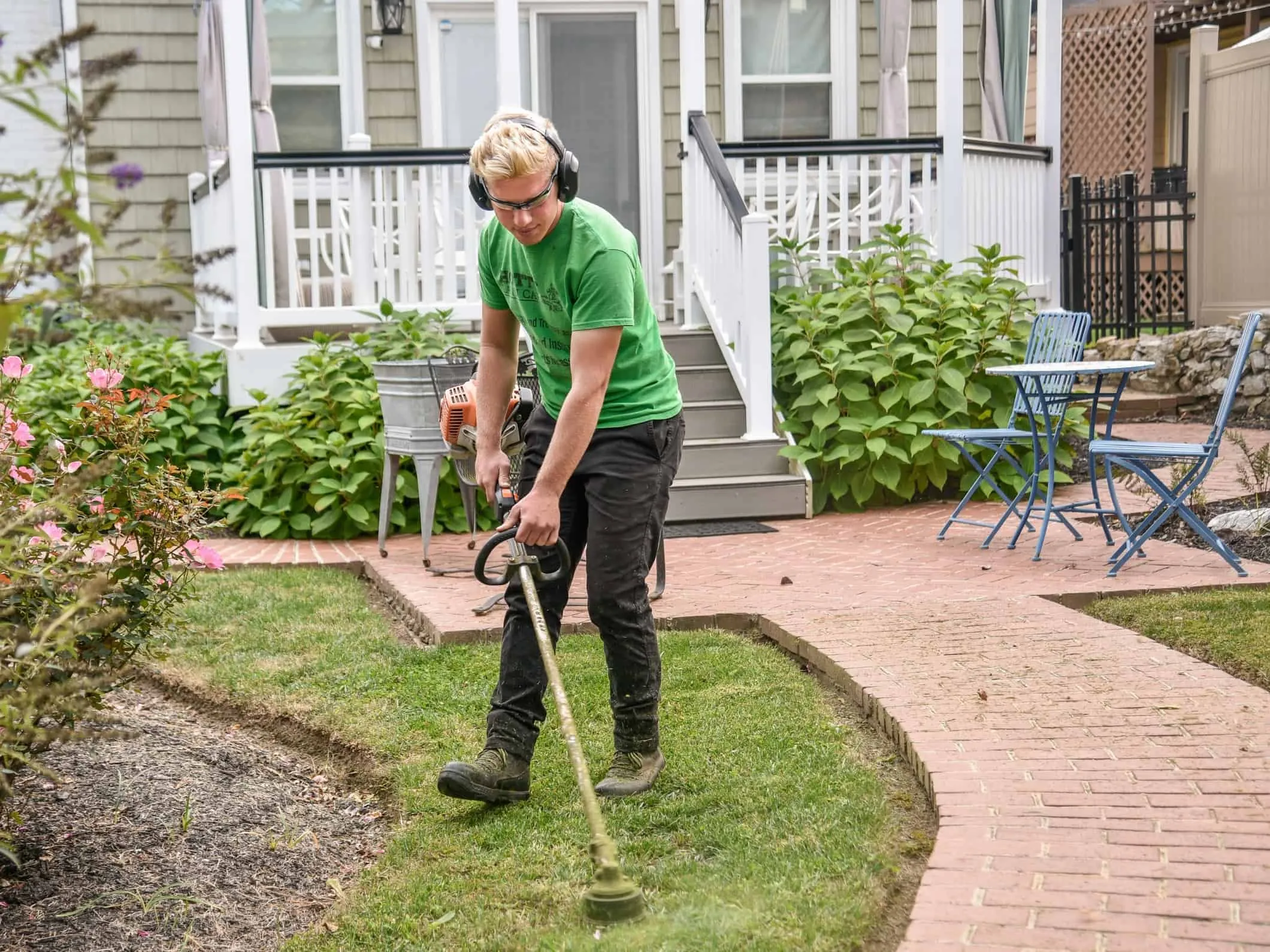 Combined garden maintenance and workout