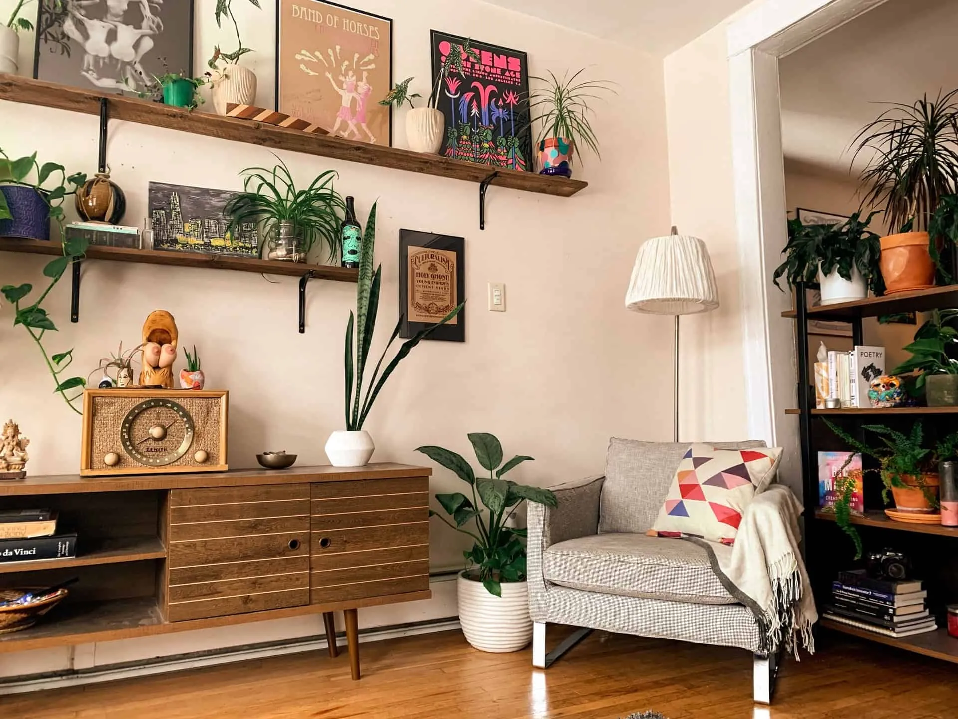 Period-style living room furniture