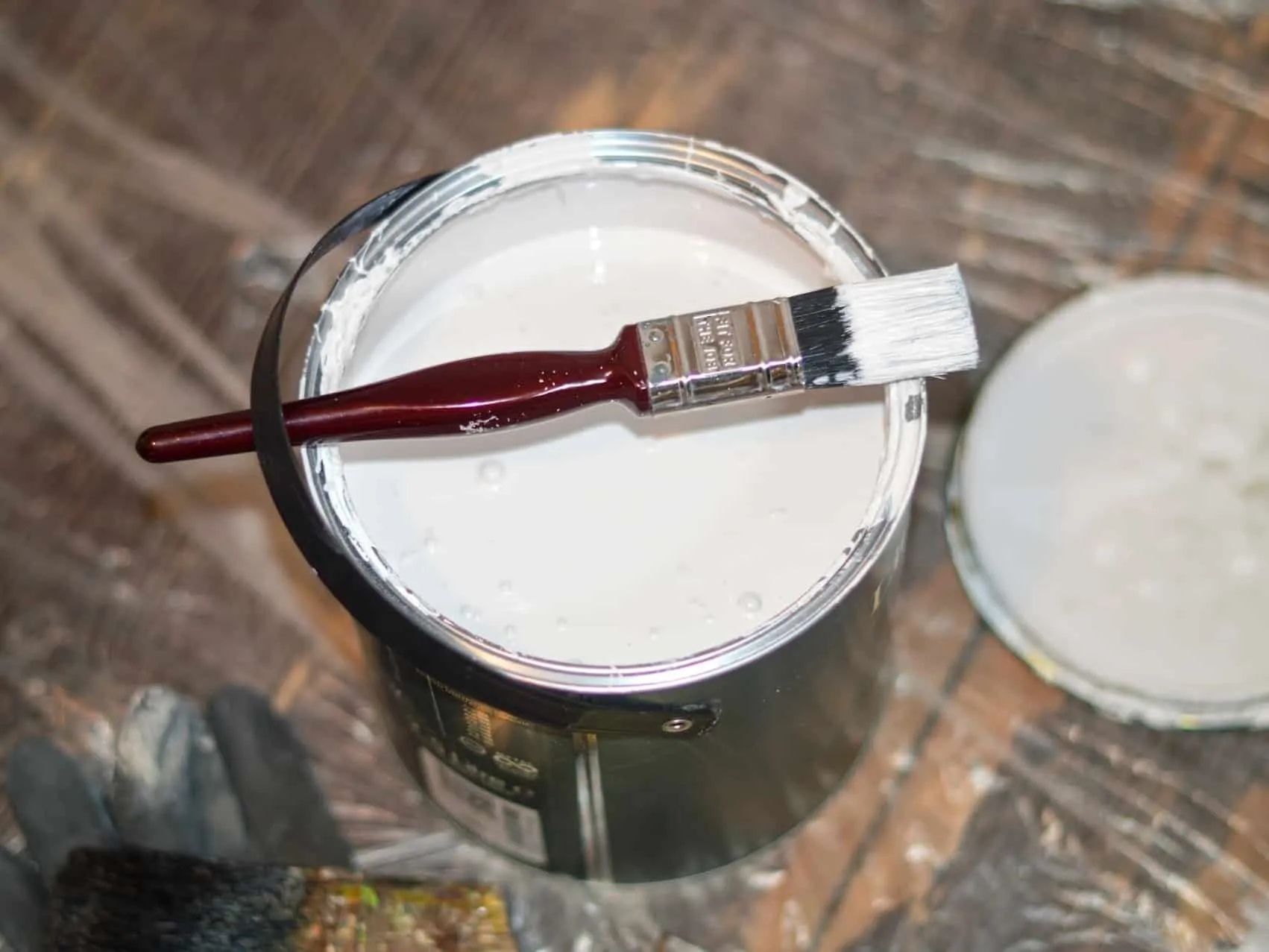 Tin of white paint