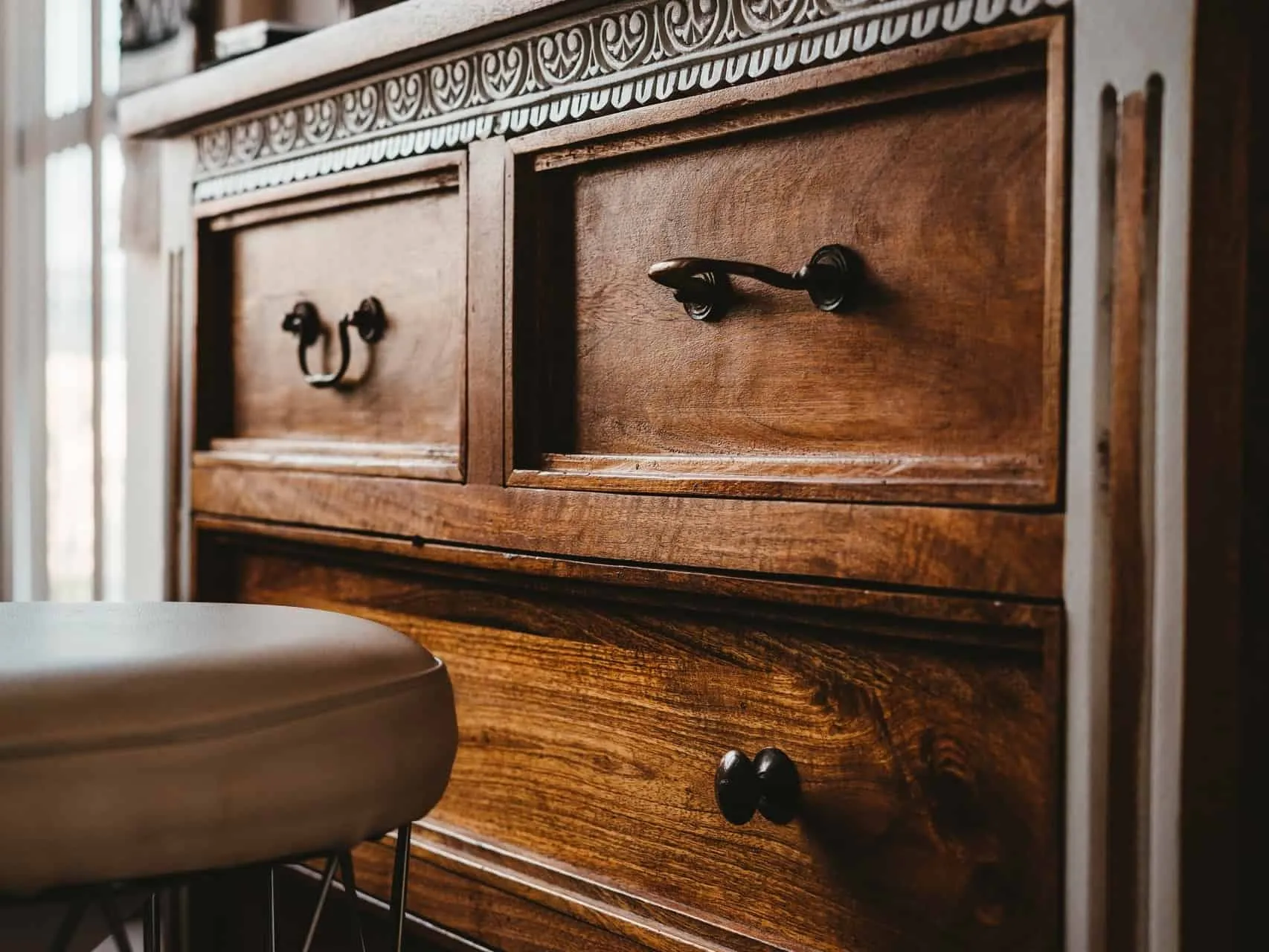 polished wooden drawer set
